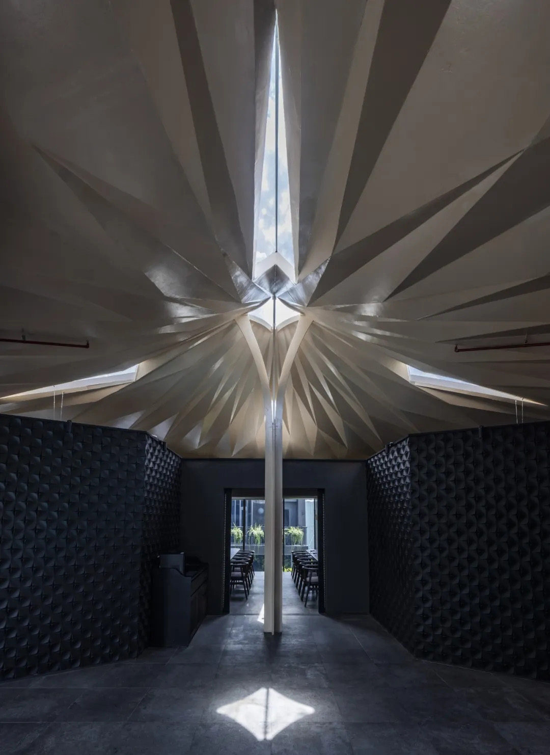 Takashi Niwa Architects,餐厅设计,越南,胡志明市,餐厅设计案例,餐厅设计方案,极简主义,极简风格,餐厅改造