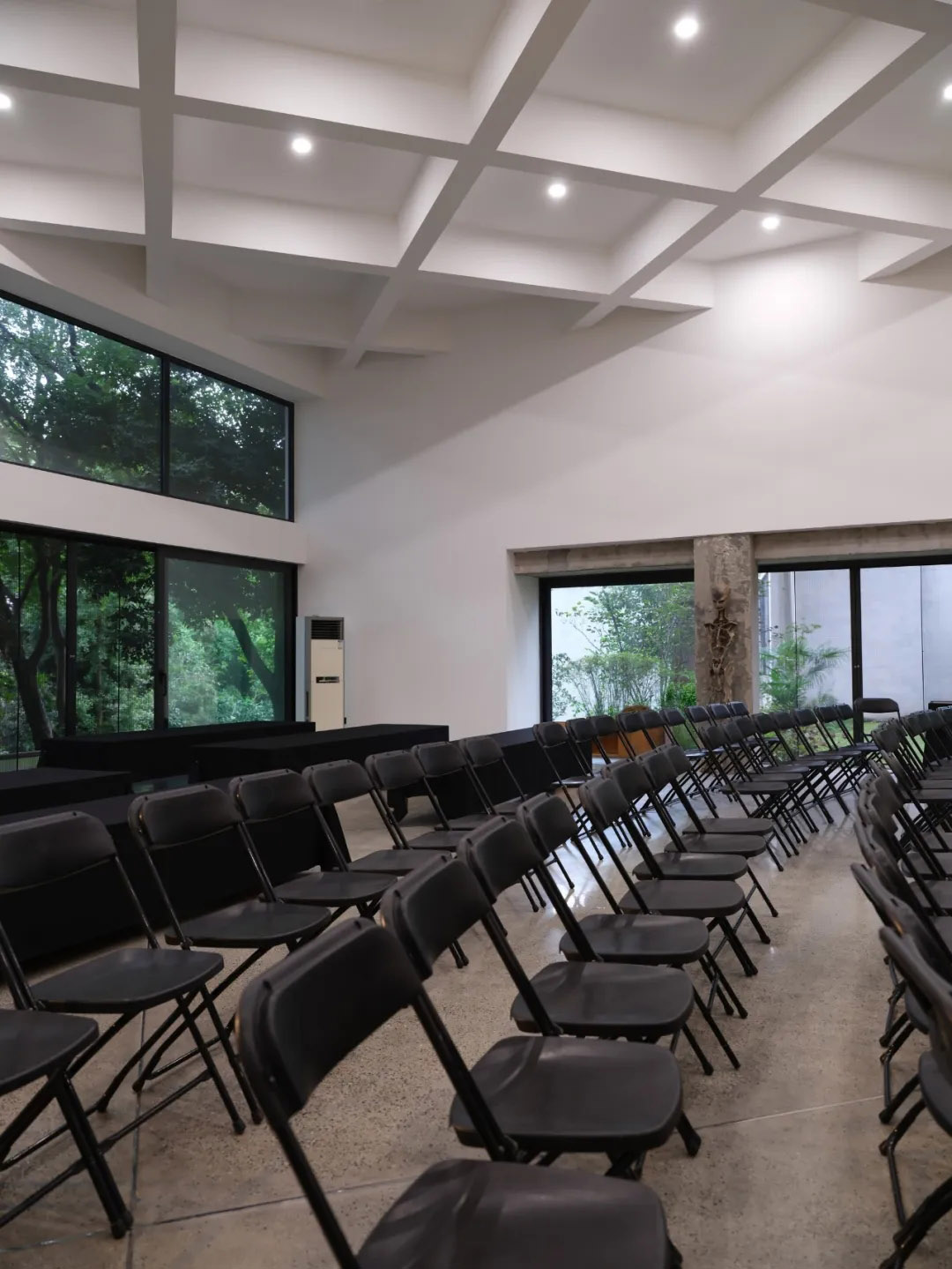 相对建筑,办公室设计案例,办公室设计方案,成都,艺术工作室,办公室改造,办公室设计,建筑改造