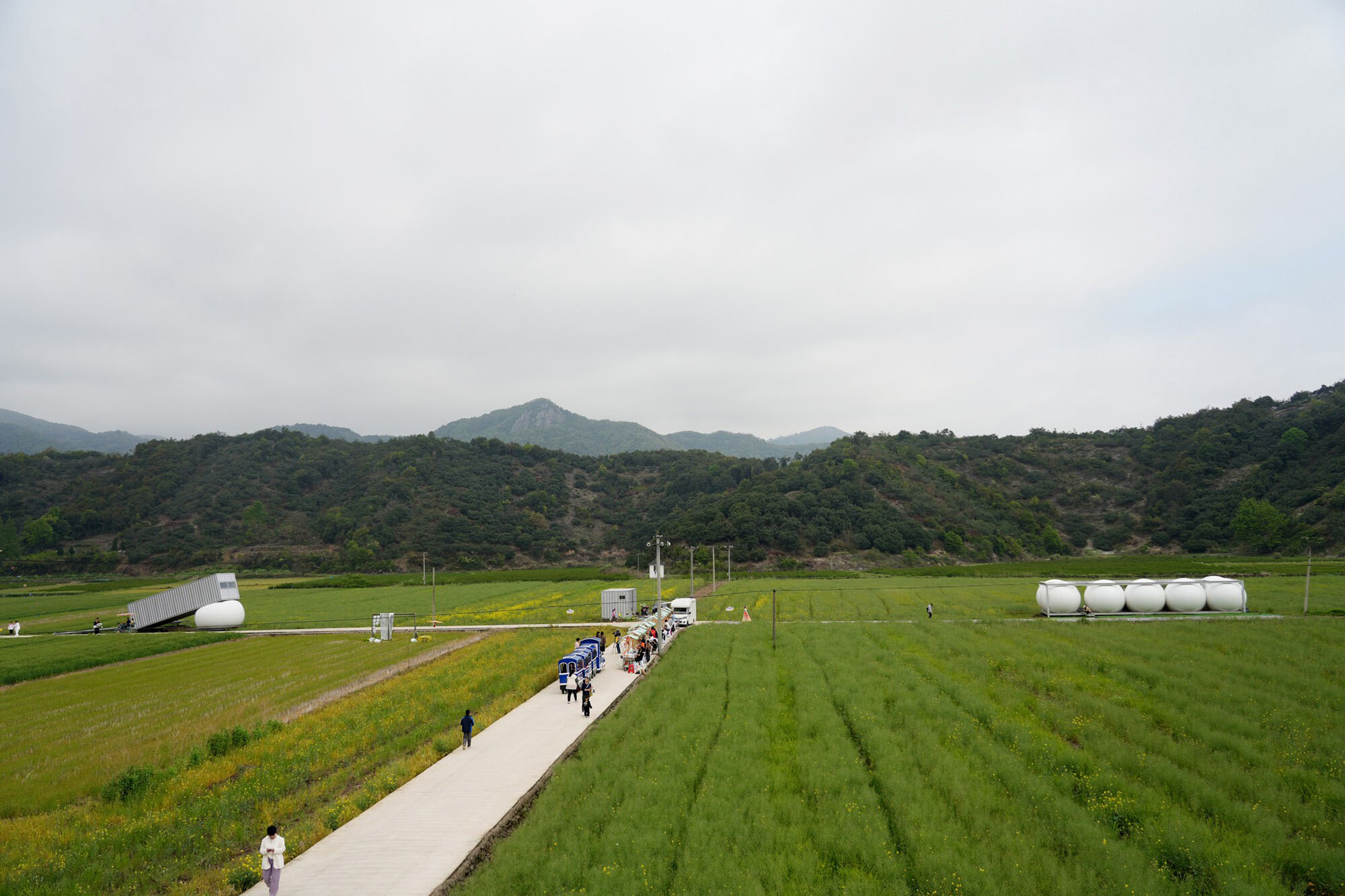 猜一建筑,咖啡厅设计,Increments Studio,咖啡厅设计案例,咖啡厅设计方案,宁波,极简风格,集装箱改造,“云稻这里来”农文旅片区,稻田咖啡馆,稻田阅览室,稻田放映厅