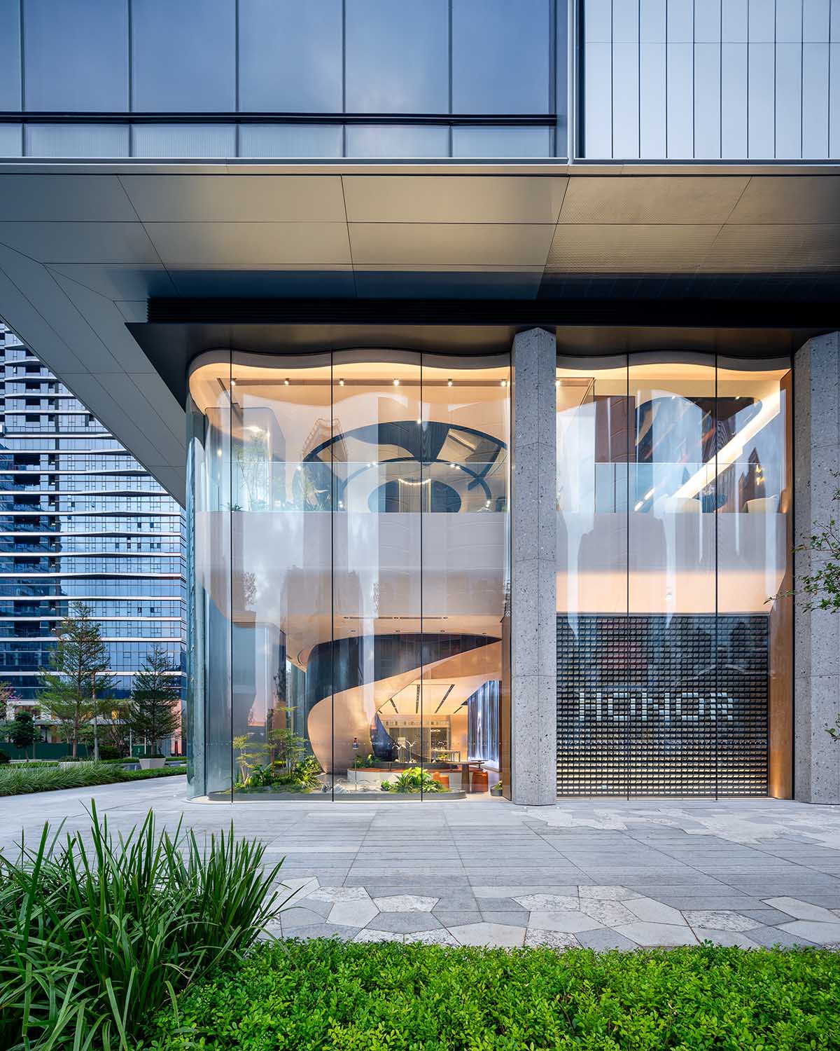 商店设计,零售店设计,零售店设计案例,零售店设计方案,旗舰店设计,荣耀零售店,手机零售店设计,荣耀深圳湾万象城全球旗舰店,深圳,万社设计Various Associates