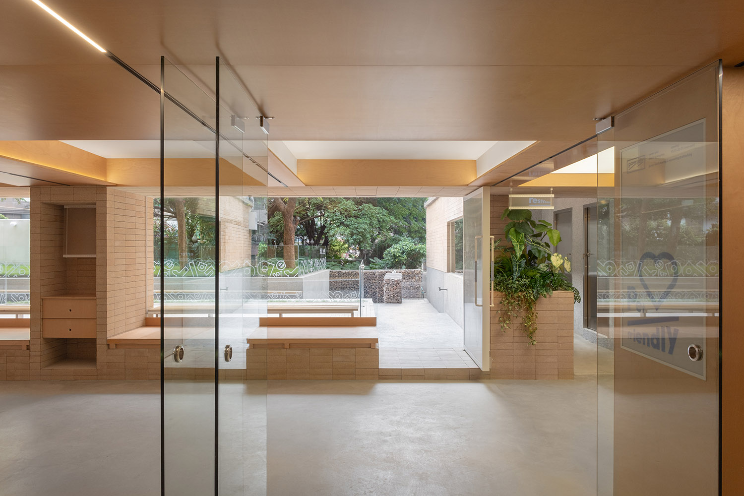 宠物店设计,宠物零售空间,人宠空间设计,商店设计,宠物店设计案例,宠物店设计方案,宠物店装修,广州Pawer land市井间的人宠和谐聚落,广州,Informal异规设计