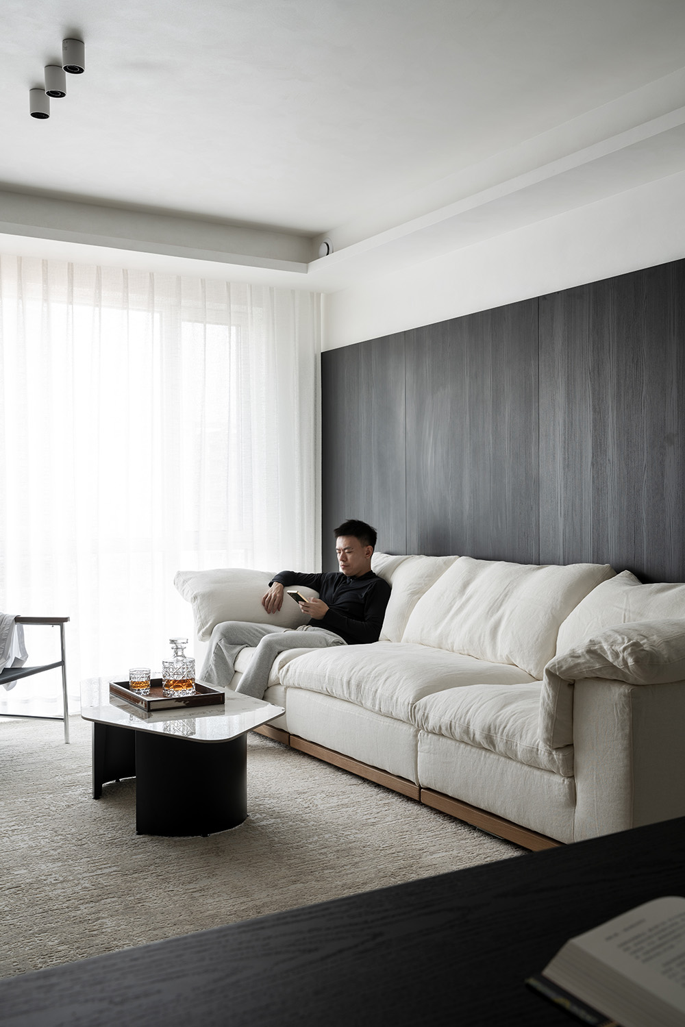 112㎡,住宅设计,意式极简住宅,单身公寓设计,极简风住宅,现代风格家装设计,住宅设计案例,住宅设计方案,一个人的自在独居将生活过成诗,北京,赫兹设计