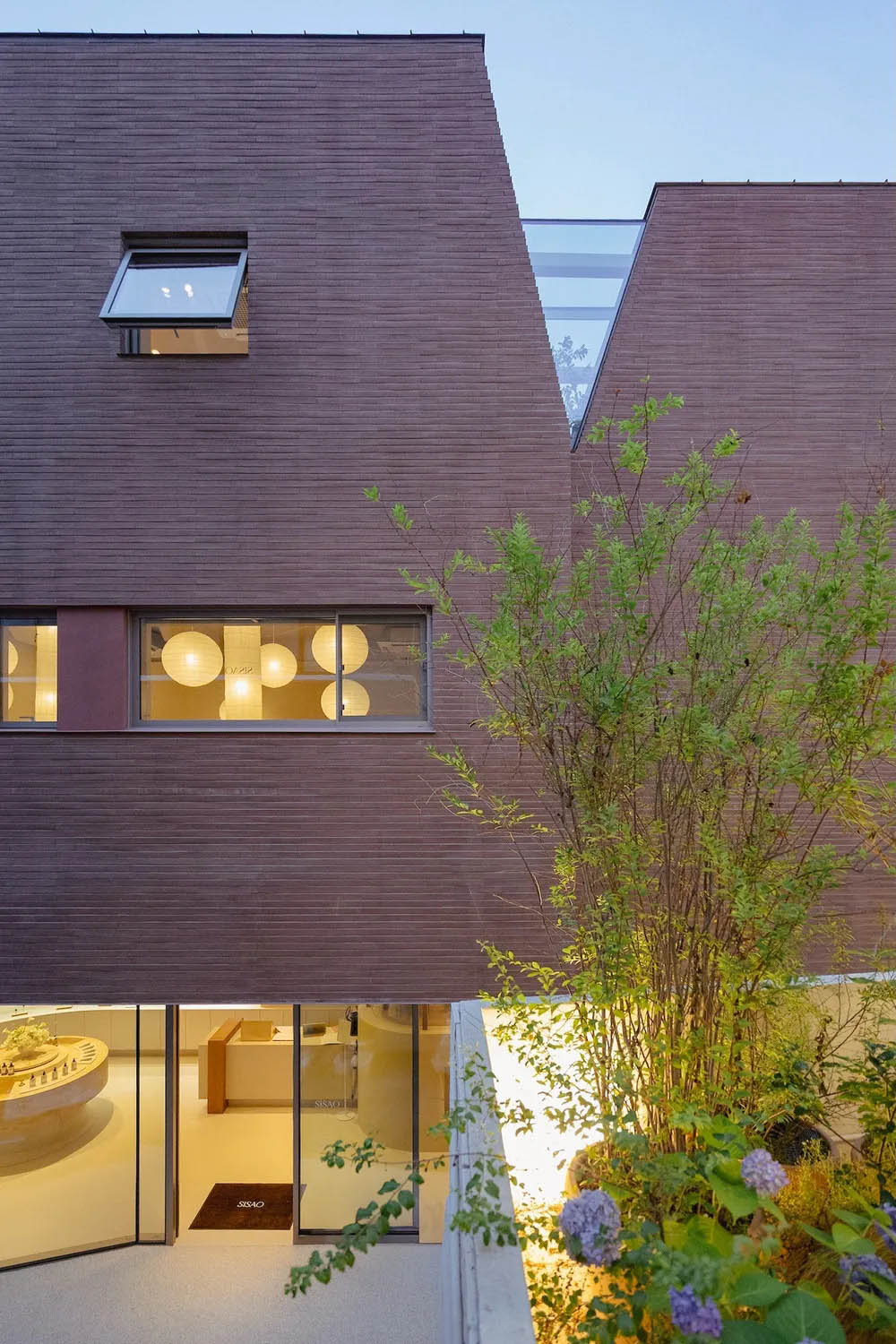 z-lab,零售店,首尔,SISAO,极简风格店铺设计,极简主义,梨泰院,咖啡厅