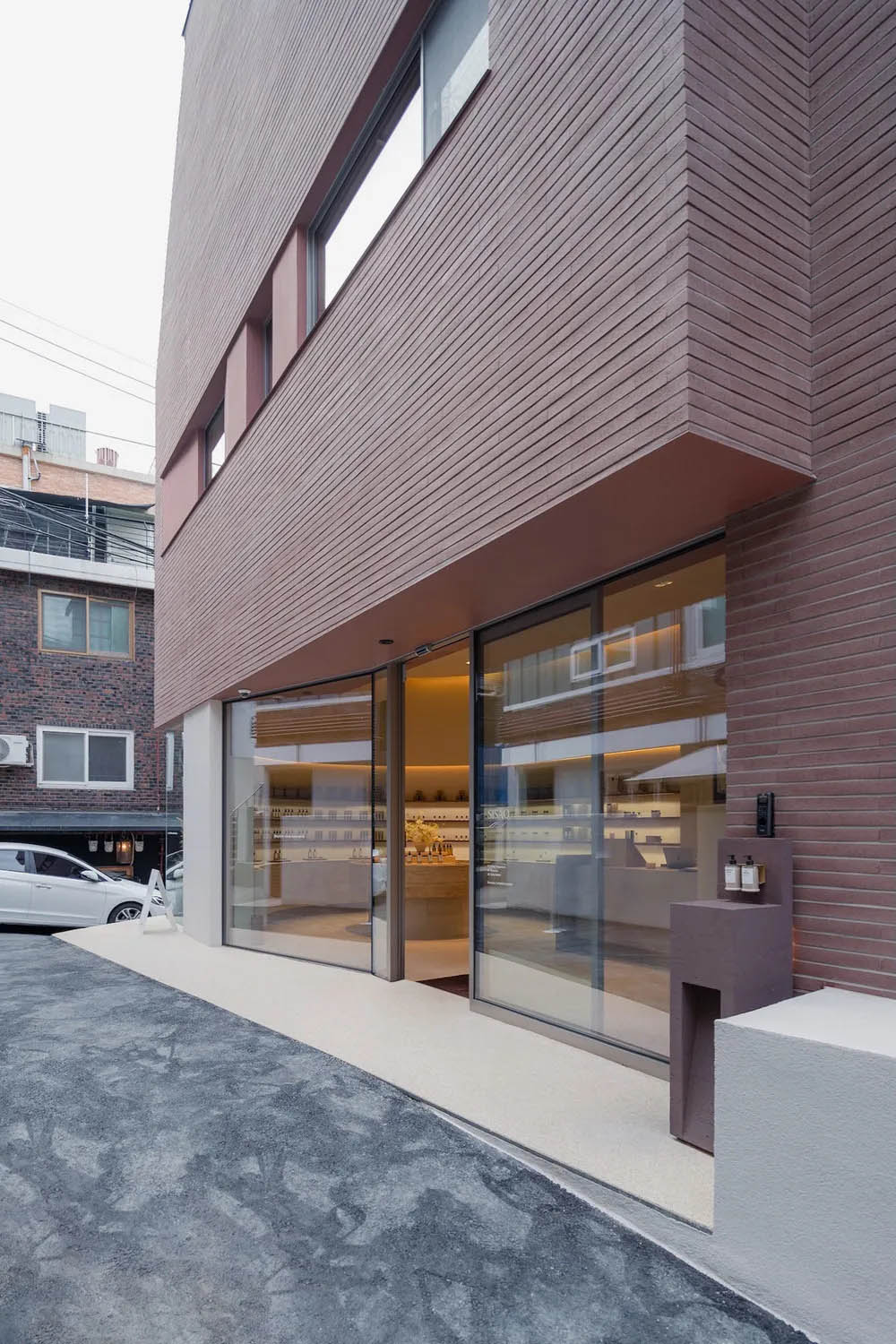 z-lab,零售店,首尔,SISAO,极简风格店铺设计,极简主义,梨泰院,咖啡厅