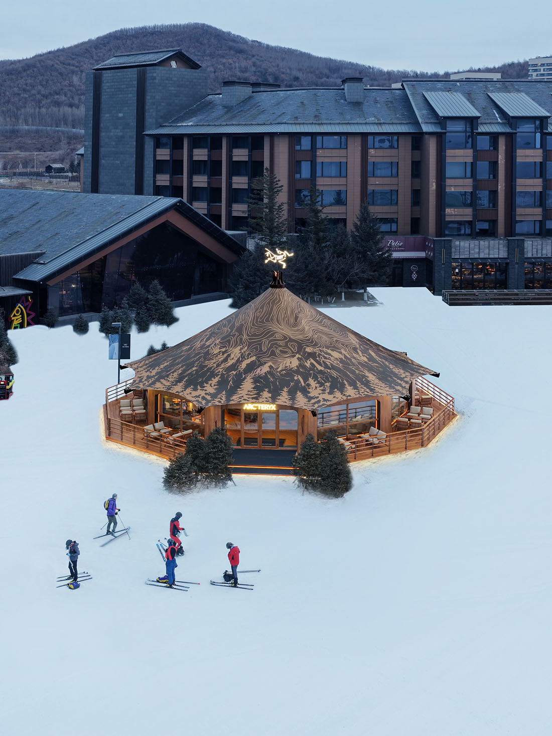 服装店设计,零售店设计,户外服装零售店,服装店设计案例,服装店设计方案,创意零售店设计,主题零售店设计,ARC'TERYX始祖鸟,始祖鸟RSC吉林松花湖登滑体验中心,吉林松花湖,STILL YOUNG