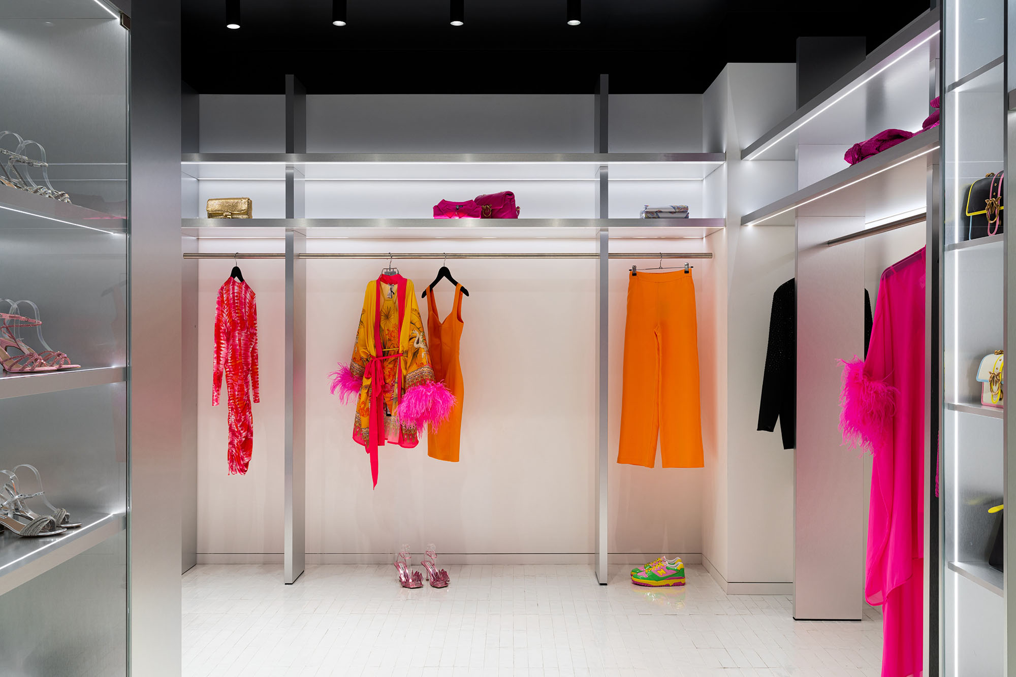 Carmine Abate,零售店设计,Mazzola,意大利,那不勒斯,服装店,精品店,店铺设计