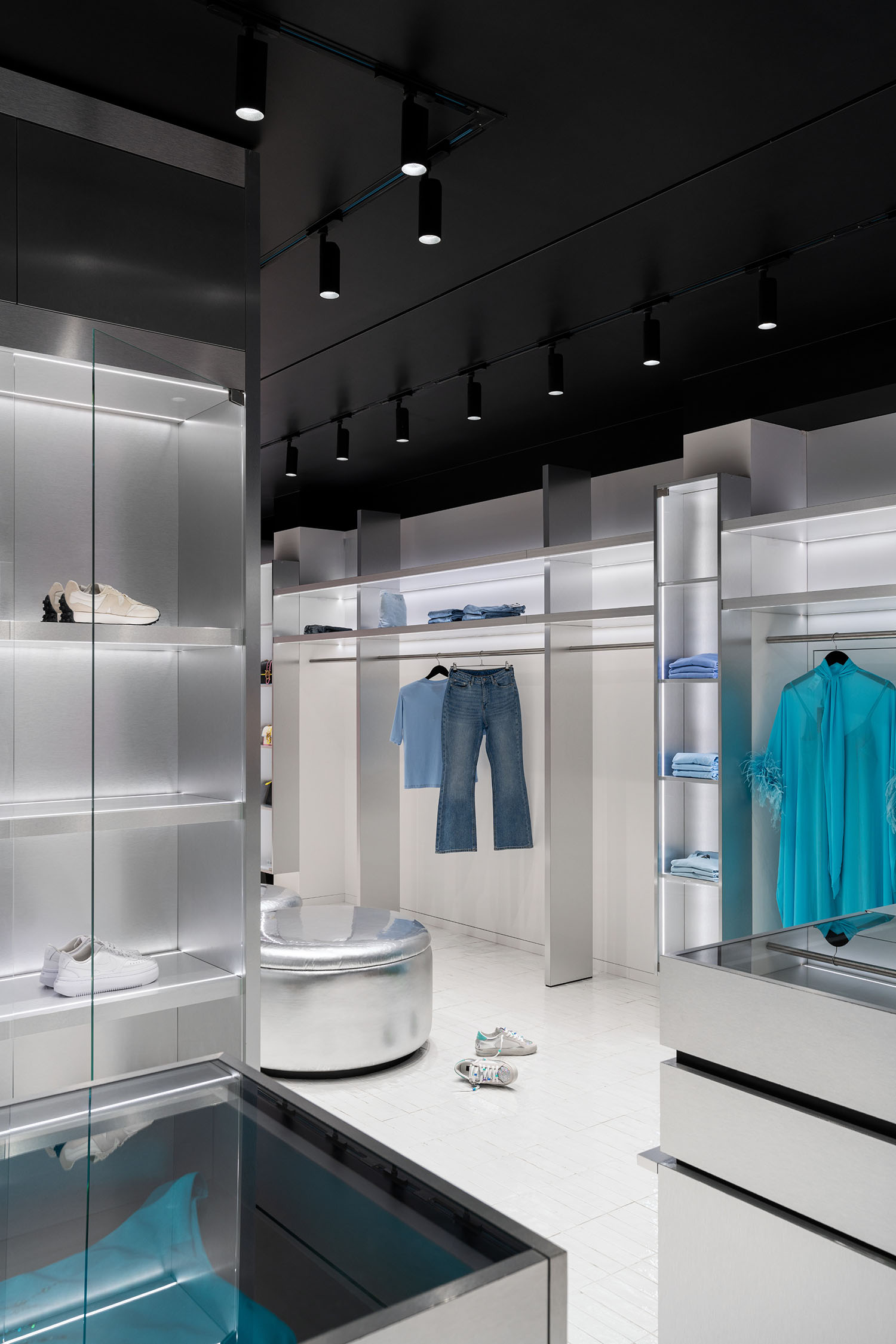 Carmine Abate,零售店设计,Mazzola,意大利,那不勒斯,服装店,精品店,店铺设计