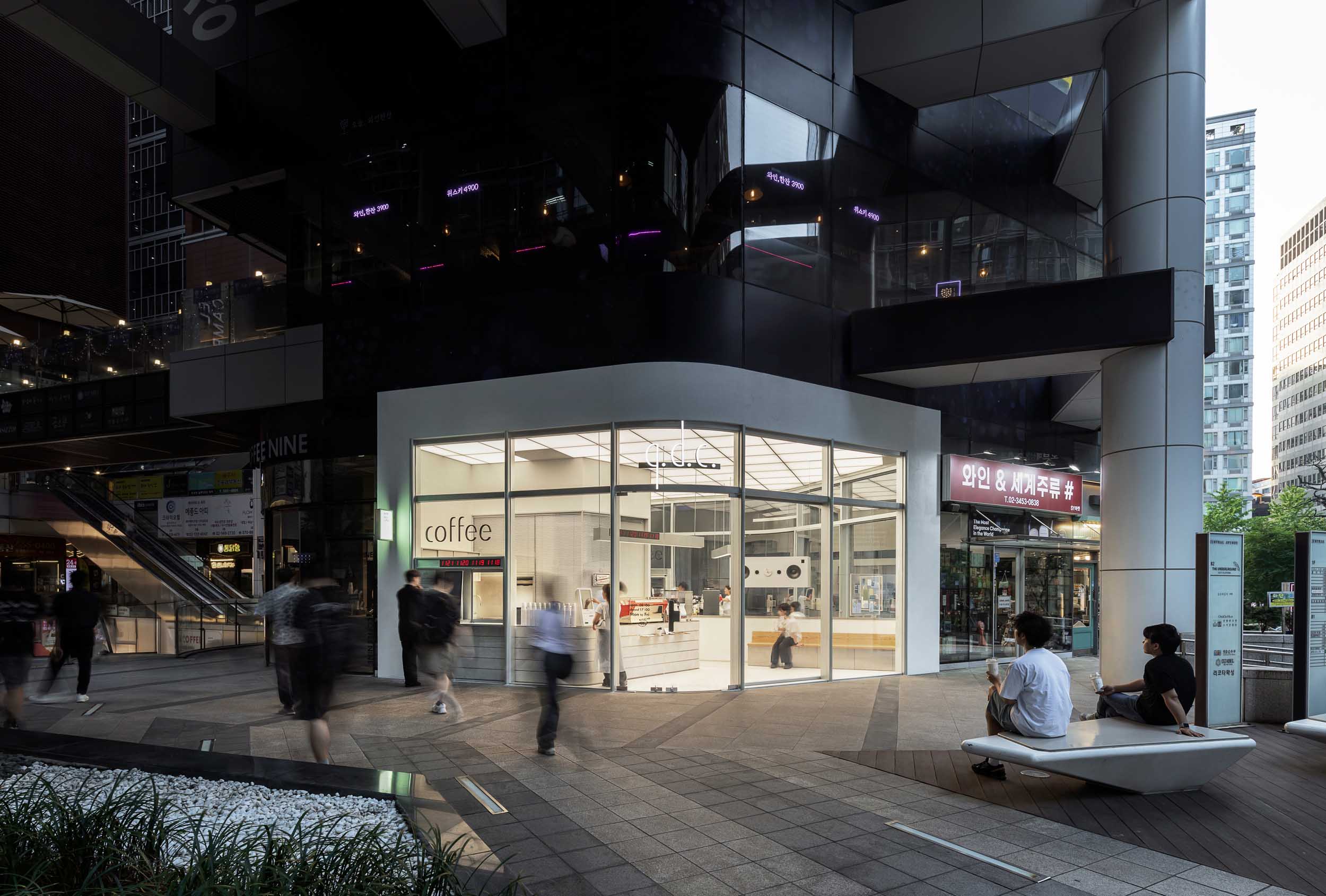 Indiesalon,咖啡厅,韩国,首尔,极简风格咖啡厅设计,极简主义,音乐咖啡馆,小型咖啡馆,Quick Daily Coffee