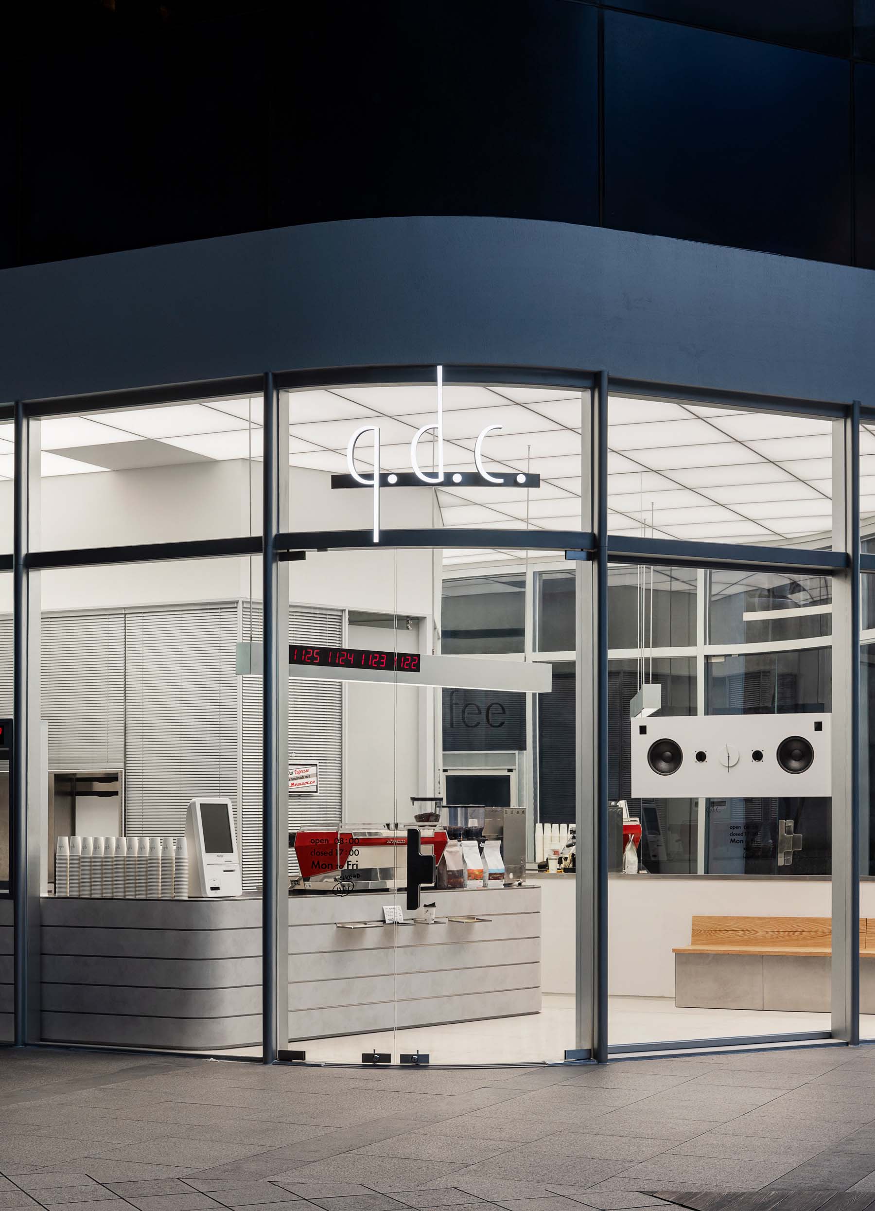 Indiesalon,咖啡厅,韩国,首尔,极简风格咖啡厅设计,极简主义,音乐咖啡馆,小型咖啡馆,Quick Daily Coffee