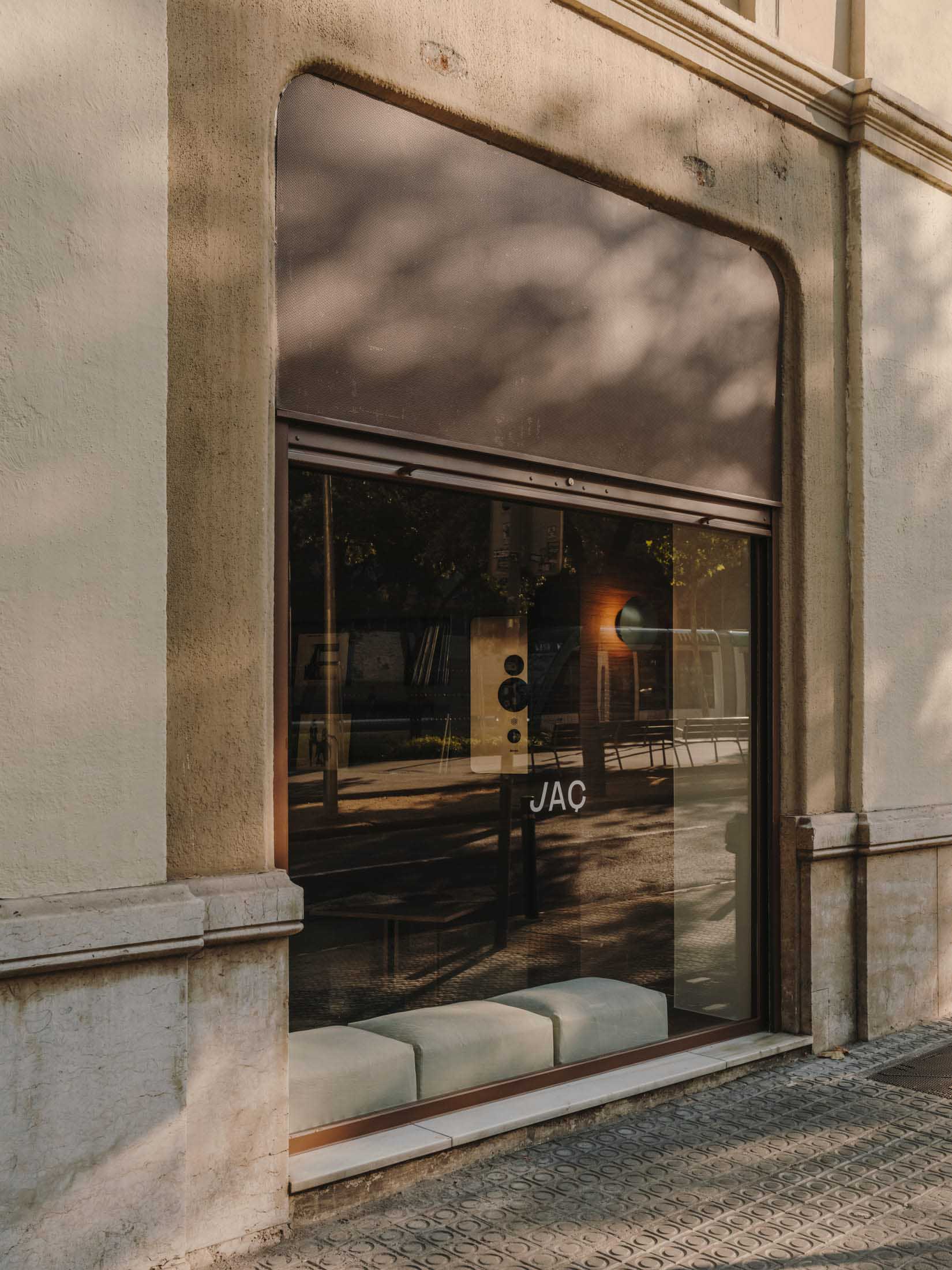 Isern Serra Studio,咖啡厅,西班牙,巴塞罗那,极简风格咖啡厅设计,极简主义,音乐咖啡馆