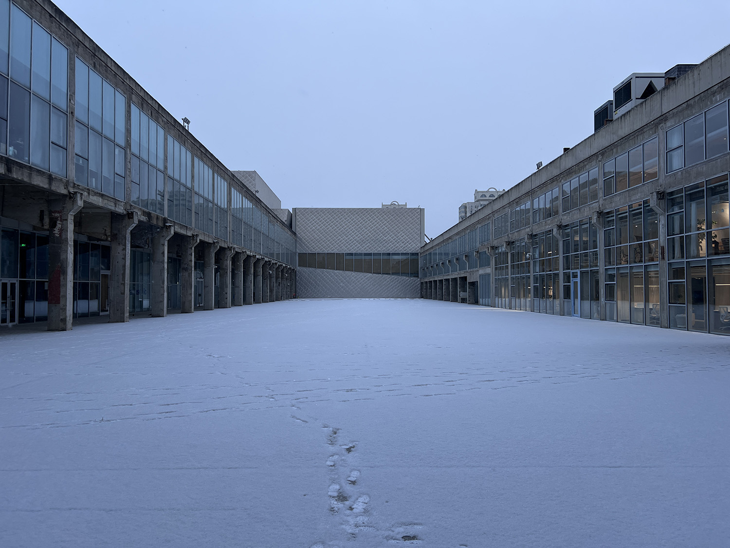 办公室设计,厂房改造办公室,开放式办公室,办公室设计案例,办公室设计方案,主播办公室,亲子品牌公司办公室,北京798艺术区Sundate办公室,北京,milanesi|paiusco