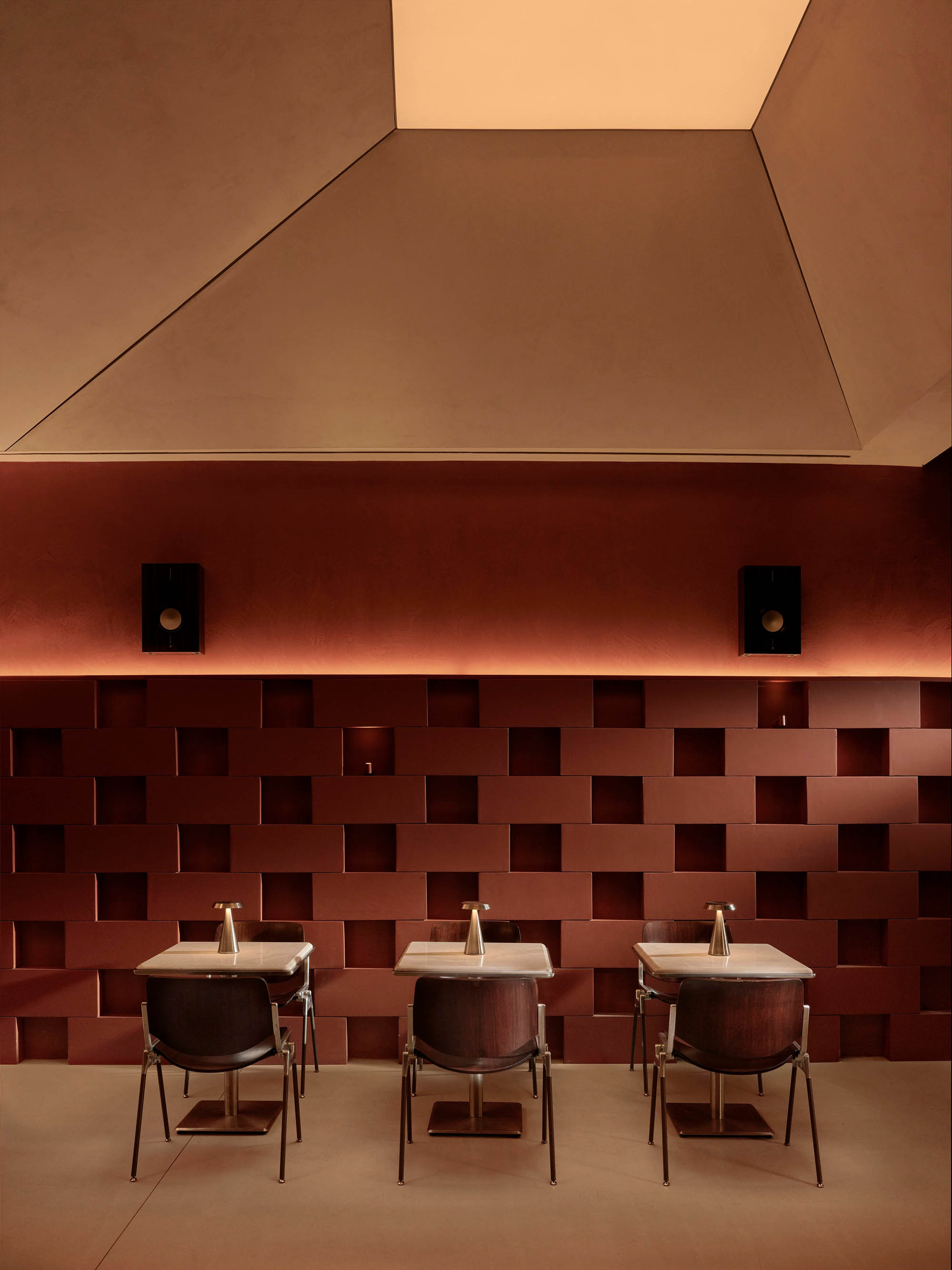 餐厅设计,餐酒吧设计,休闲餐厅设计,Urbanjobs Istanbul,酒吧设计,酒吧设计案例,酒馆设计,土耳其,伊斯坦布尔,休闲酒吧餐厅