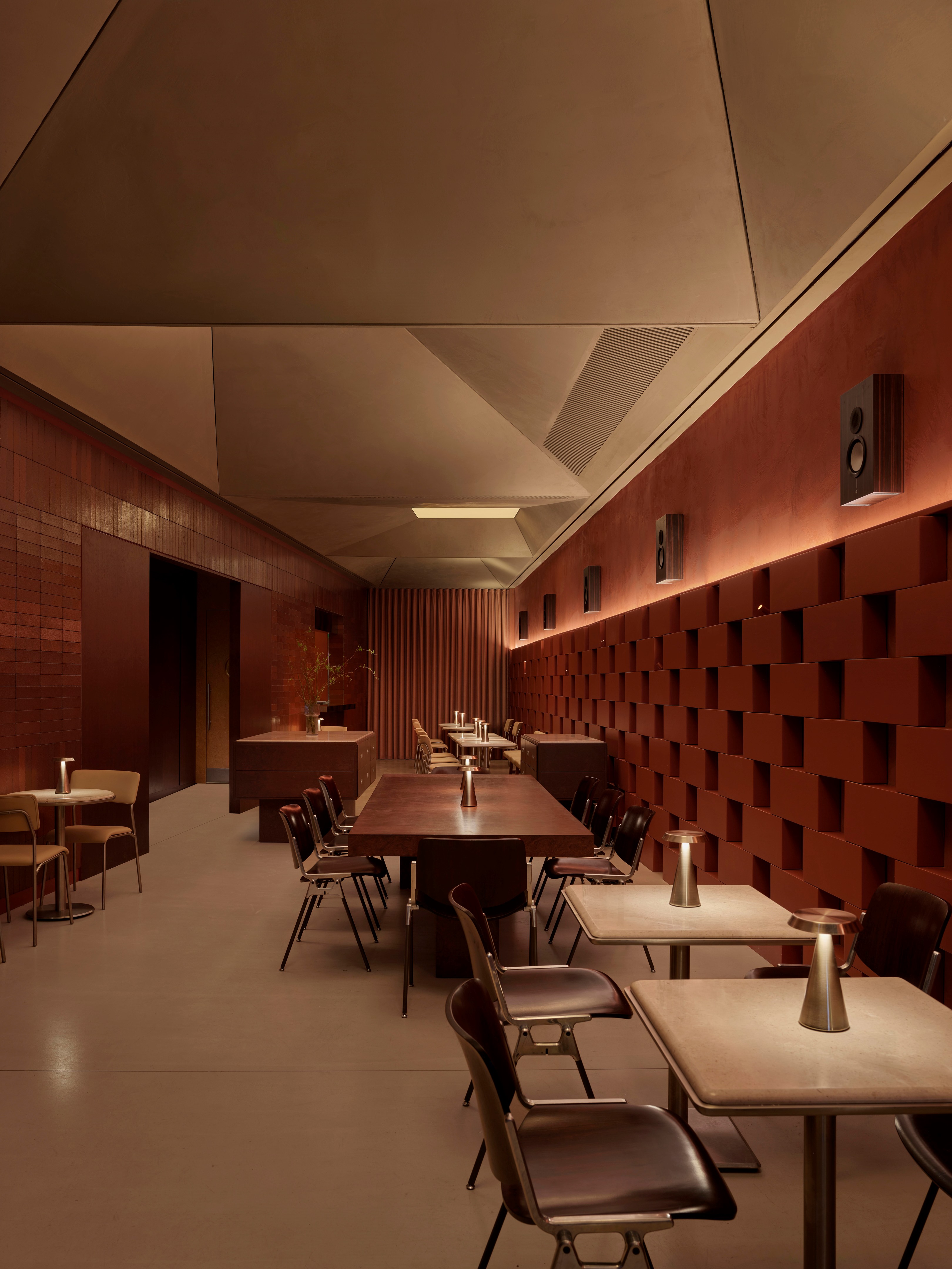 餐厅设计,餐酒吧设计,休闲餐厅设计,Urbanjobs Istanbul,酒吧设计,酒吧设计案例,酒馆设计,土耳其,伊斯坦布尔,休闲酒吧餐厅