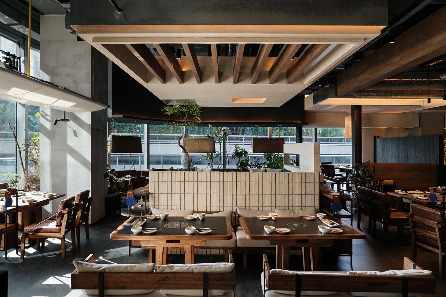 餐厅设计,休闲餐厅设计,火锅店设计,餐厅装修,火锅店设计案例,火锅店设计方案,武汉蓝果子LANGUOZI火锅,武汉,山野设计