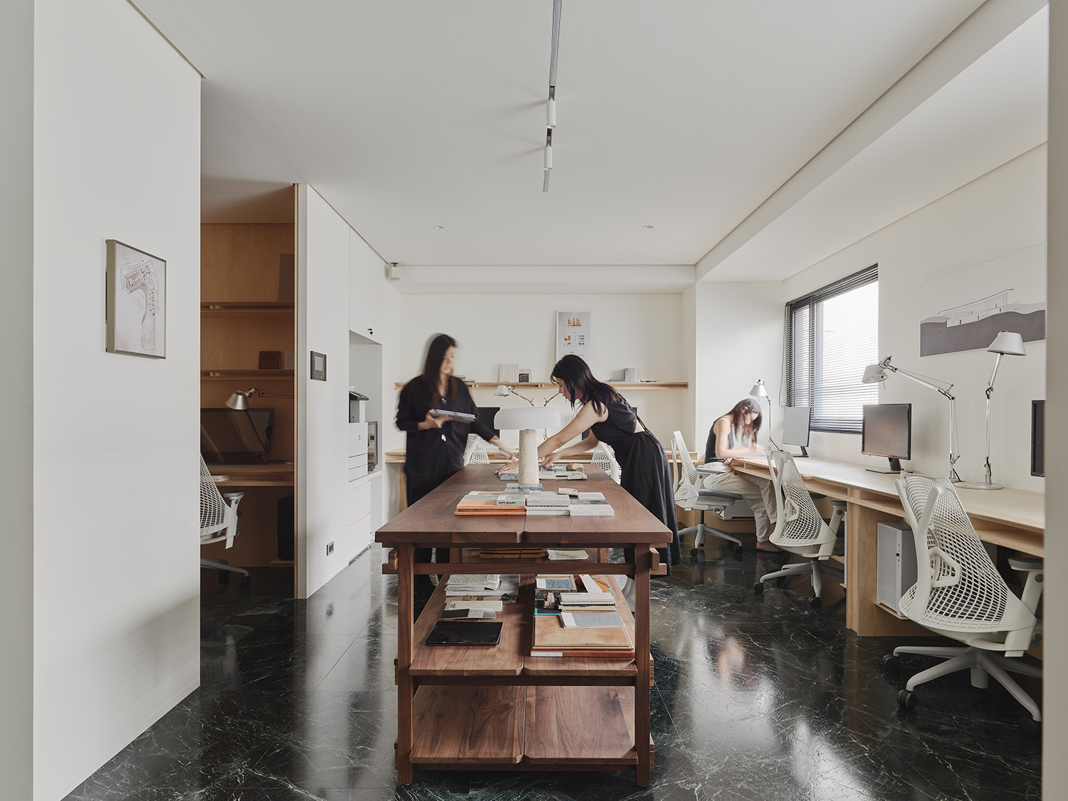 办公室设计,办公室装修,开放式办公室,创意办公室,办公室设计方案,办公室设计案例,一座为未来而建的工作场域,台北,水相设计,李智翔