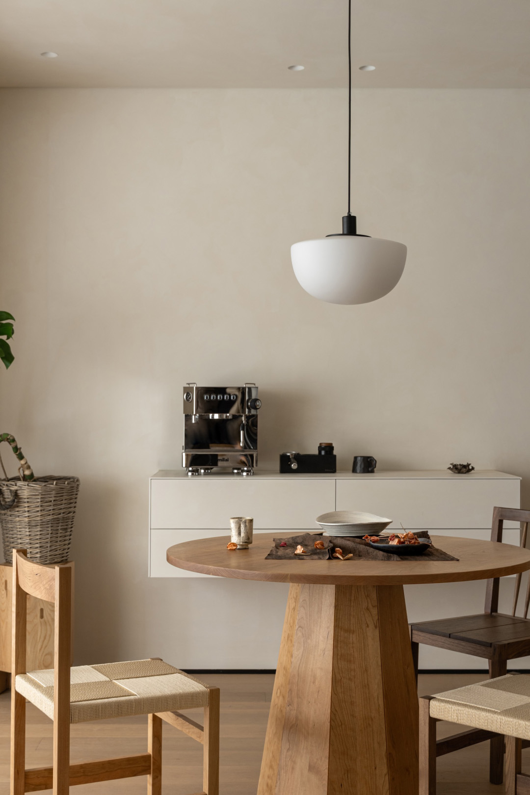 XU Studio,公寓设计,公寓设计案例,原木色,极简主义,极简风格