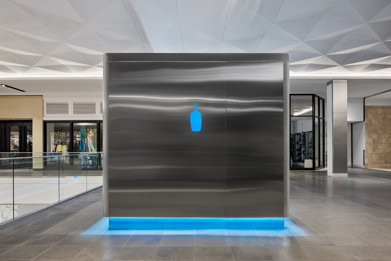 I IN,咖啡厅设计案例,咖啡店设计,美国,小蓝瓶咖啡,BLUE BOTTLE COFFEE,咖啡厅设计,小蓝瓶咖啡店设计案例,网红咖啡厅,创意咖啡店,加利福尼亚