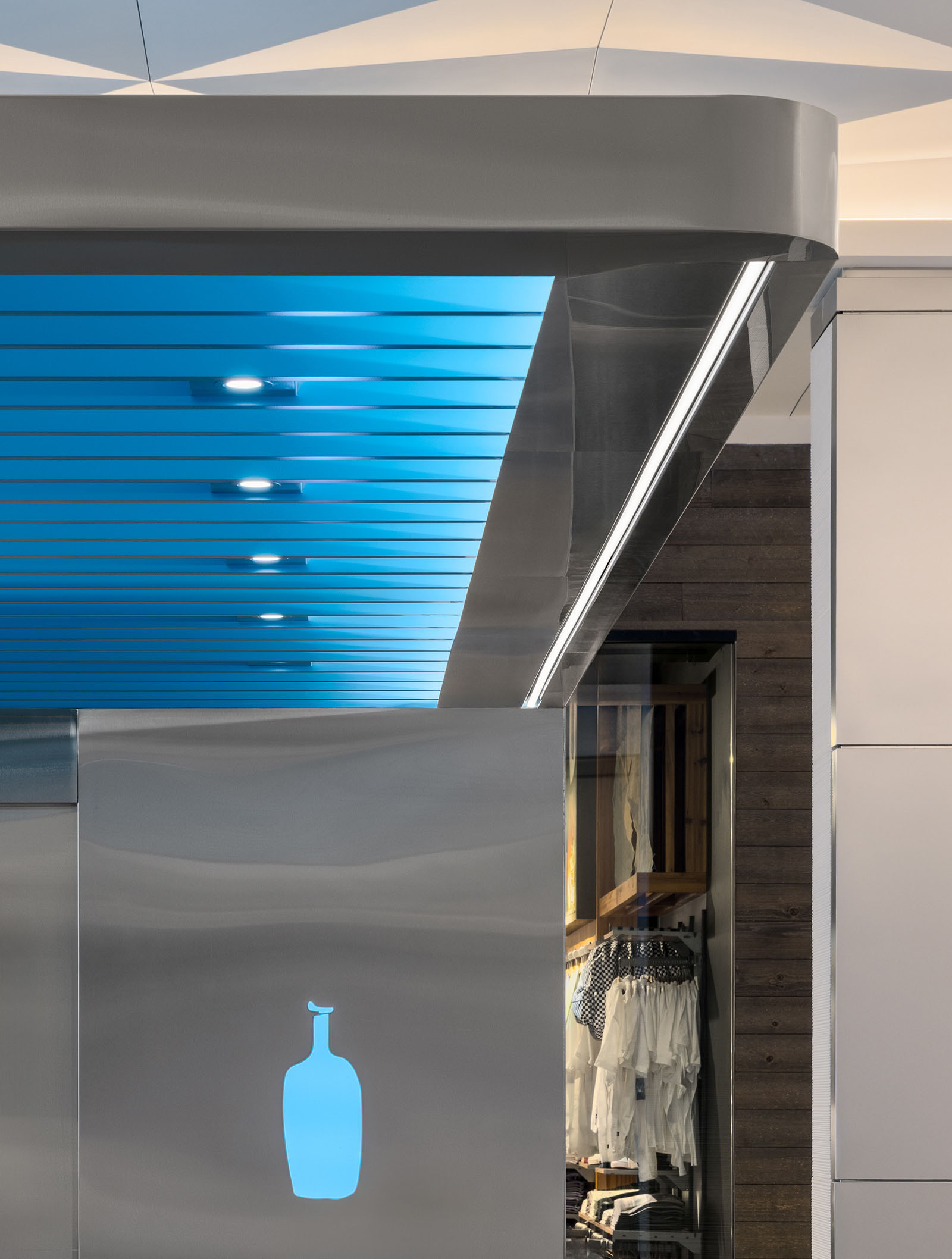 I IN,咖啡厅设计案例,咖啡店设计,美国,小蓝瓶咖啡,BLUE BOTTLE COFFEE,咖啡厅设计,小蓝瓶咖啡店设计案例,网红咖啡厅,创意咖啡店,加利福尼亚