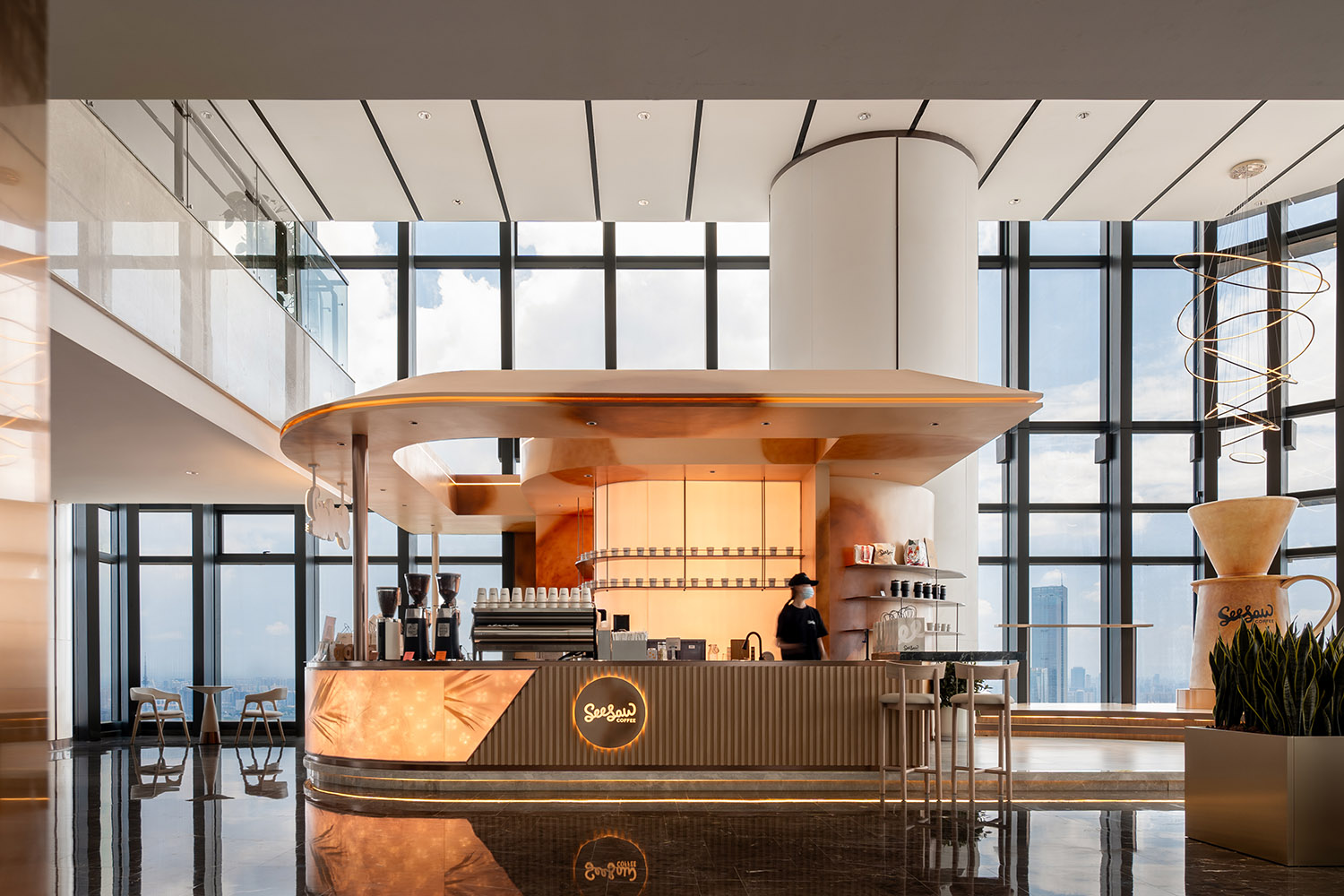 咖啡店设计,开放式咖啡店,精品咖啡店,商务中心咖啡店,咖啡店打卡,咖啡店装修,咖啡店设计案例,咖啡店设计方案,长沙世茂环球金融中心seesaw coffee,长沙,石见设计