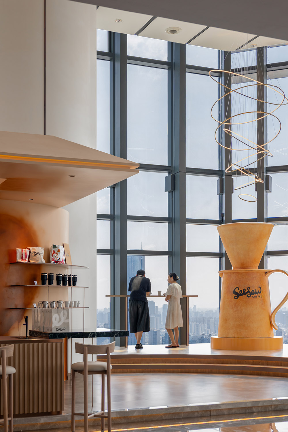 咖啡店设计,开放式咖啡店,精品咖啡店,商务中心咖啡店,咖啡店打卡,咖啡店装修,咖啡店设计案例,咖啡店设计方案,长沙世茂环球金融中心seesaw coffee,长沙,石见设计