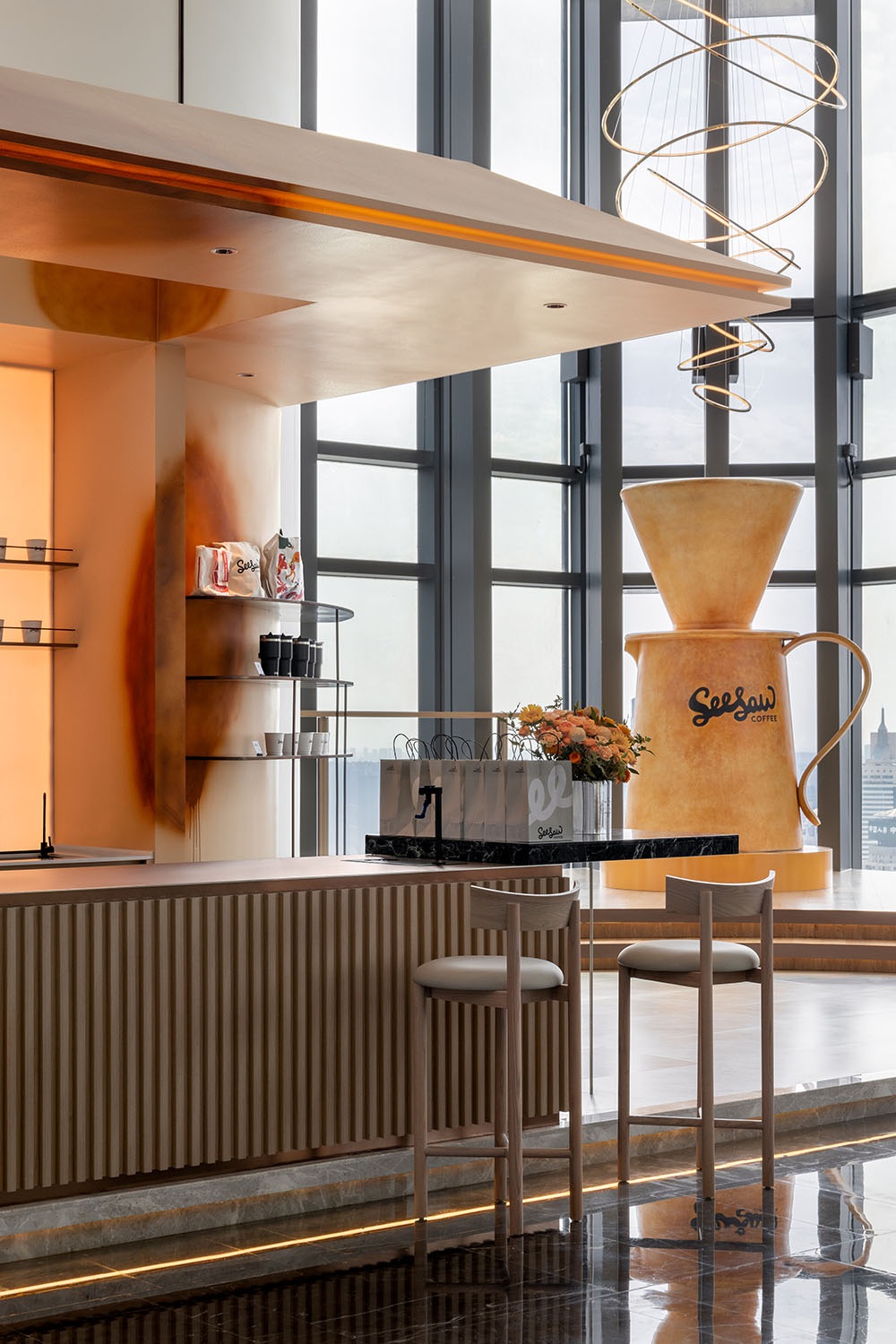 咖啡店设计,开放式咖啡店,精品咖啡店,商务中心咖啡店,咖啡店打卡,咖啡店装修,咖啡店设计案例,咖啡店设计方案,长沙世茂环球金融中心seesaw coffee,长沙,石见设计