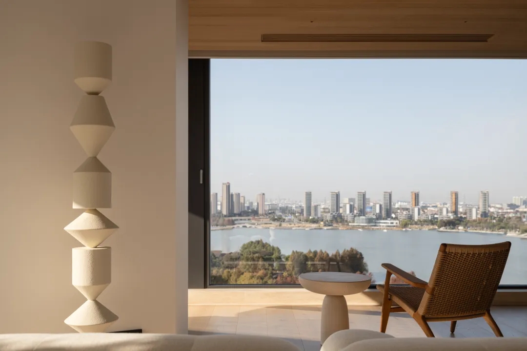 奶油风住宅,大平层设计,现代风格大平层设计,255㎡大平层设计,255㎡,奶油风大平层,大平层设计案例,大平层设计方案,苏州湖景大平层-光的礼赞,苏州,陌邸设计/夏末秋初