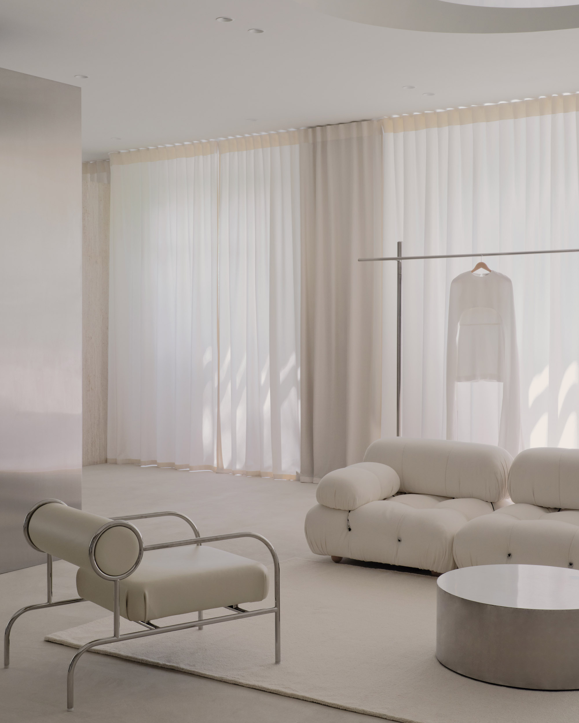 UP2DATE architects,零售店设计,服装店,哈萨克斯坦,女装店,服装店,店铺设计,极简主义女装店