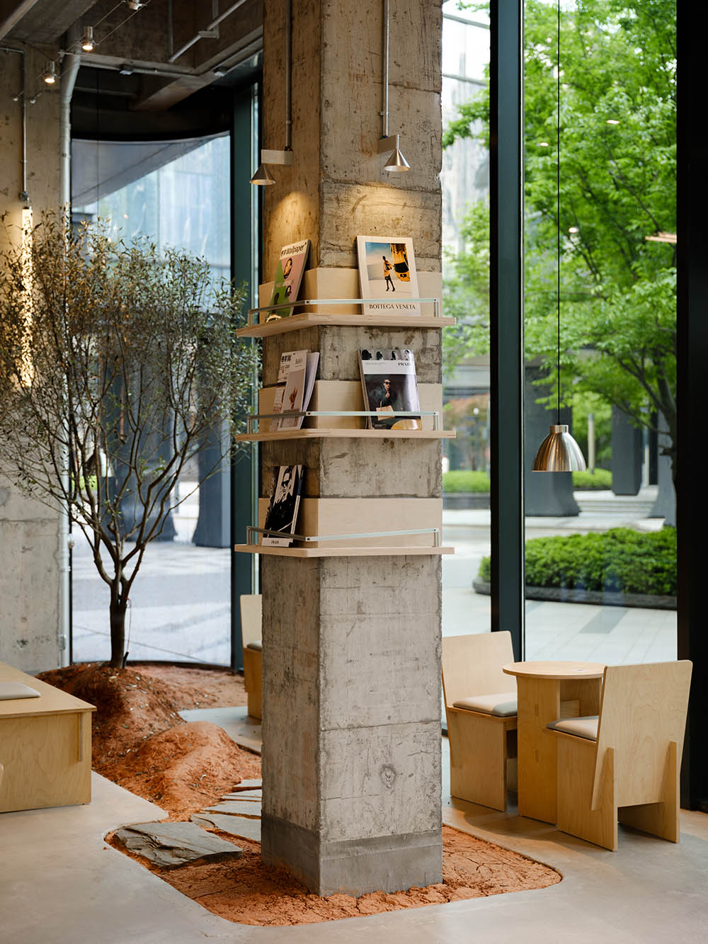 咖啡店设计,开放式咖啡店,松弛感咖啡店,商务中心咖啡店,咖啡店打卡,咖啡店装修,咖啡店设计案例,咖啡店设计方案,长沙达美Seesaw咖啡店：遗落在都市CBD里的一抹红土,长沙,紫宇宙设计