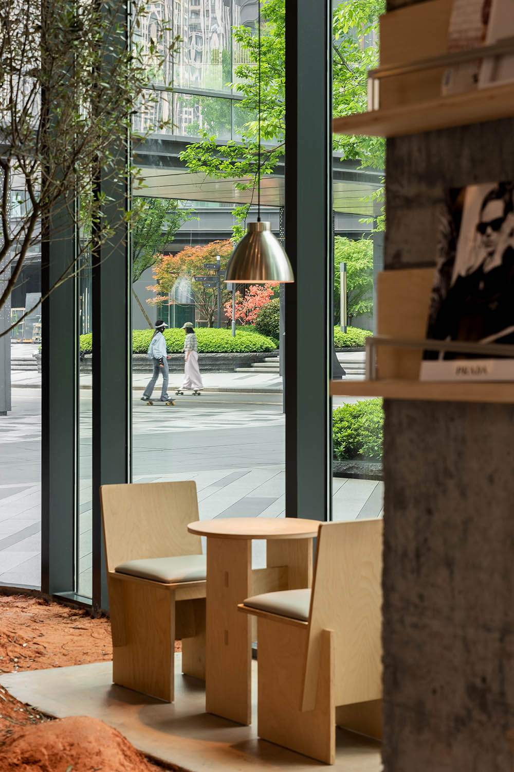 咖啡店设计,开放式咖啡店,松弛感咖啡店,商务中心咖啡店,咖啡店打卡,咖啡店装修,咖啡店设计案例,咖啡店设计方案,长沙达美Seesaw咖啡店：遗落在都市CBD里的一抹红土,长沙,紫宇宙设计